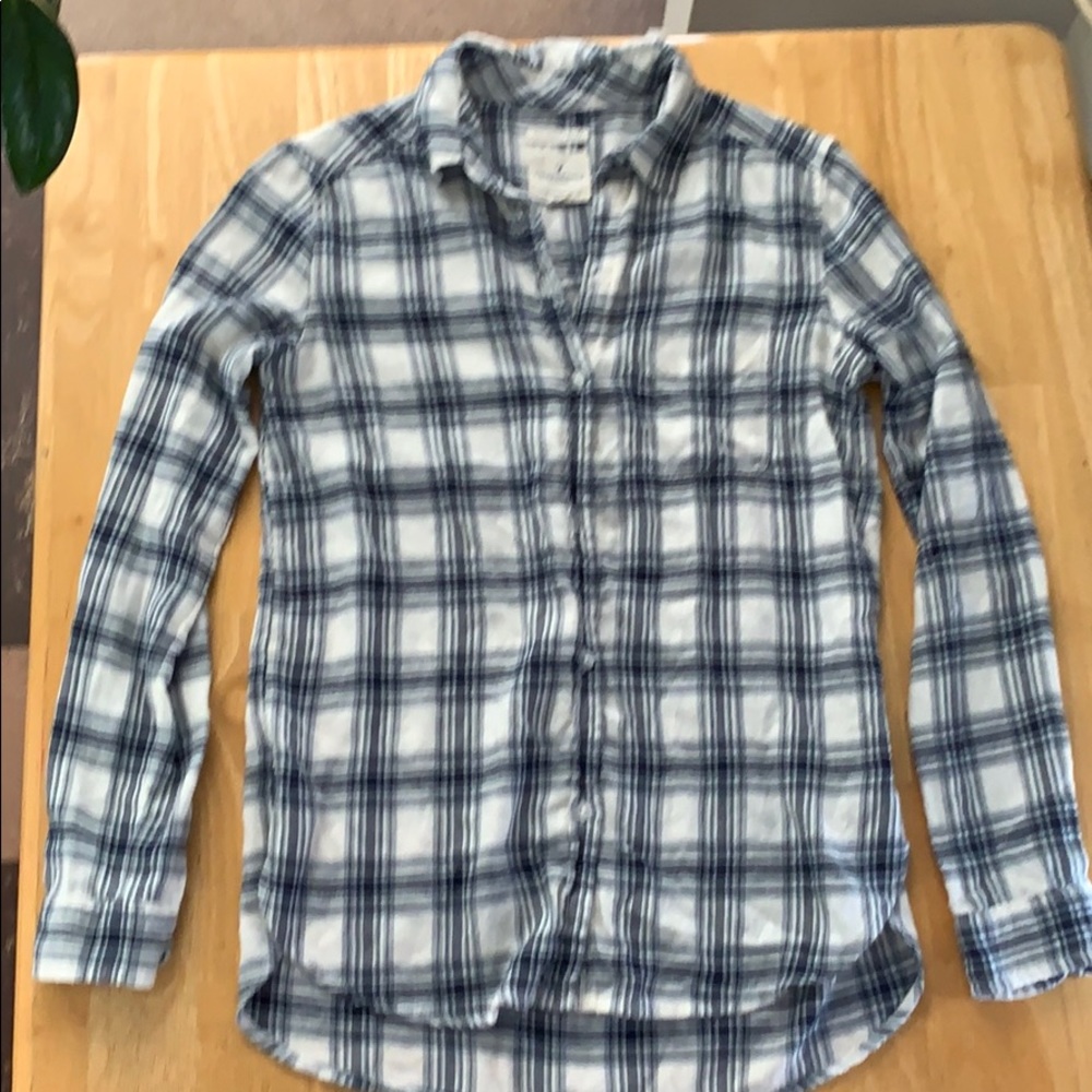 AE long sleeve plaid shirt